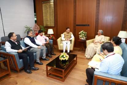 केंद्रीय वित्त मंत्री से मिले सीएम धामी