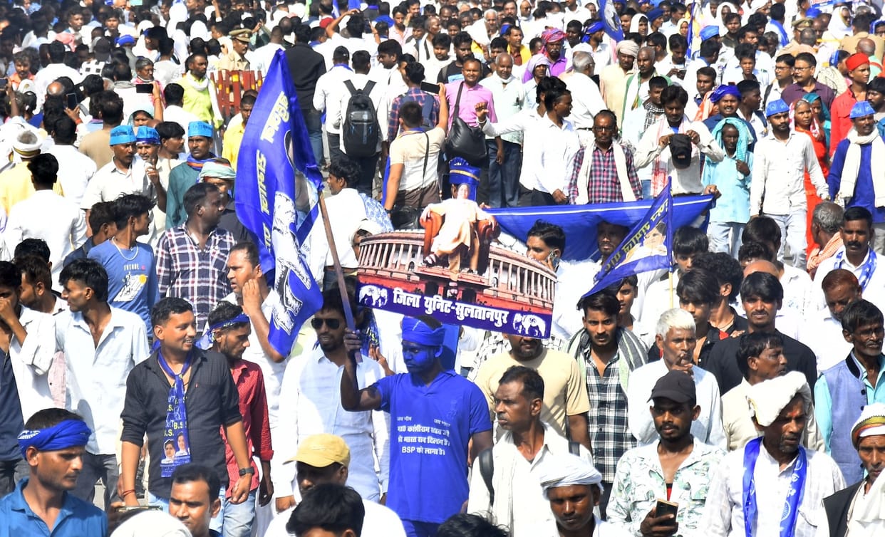 UP: BSP's increased strength could harm both camps, Mayawati said - opponents are stunned by the rally.