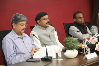 राज्य मंत्री (स्वतंत्र प्रभार) धर्मेंद्र भाव सिंह लोधी, एसीएस शिव शेखर शुक्ला