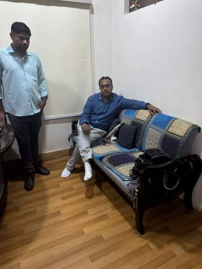 SMS अस्पताल के न्यूरो सर्जरी विभाग के HOD डॉ. मनीष अग्रवाल 1 लाख की रिश्वत लेते रंगे हाथ गिरफ्तार।