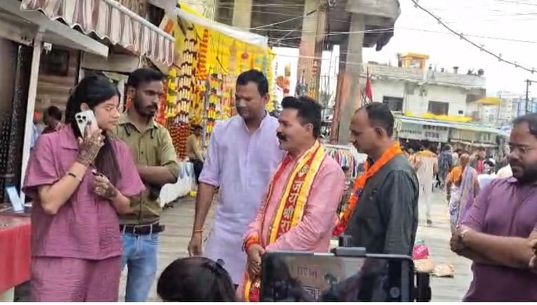 Karwa Chauth: Appeal to get mehndi applied by Sanatan artists in Bhopal, threat of mehndi jihad, Hindu organiz