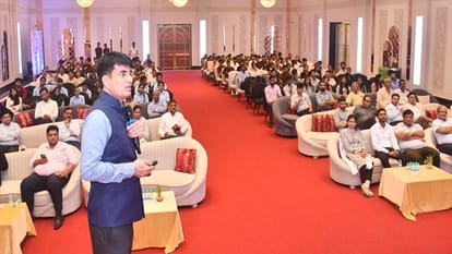 Dhan Sampada: Get safe investment tips, see path to bright future, experts give investors better suggestions