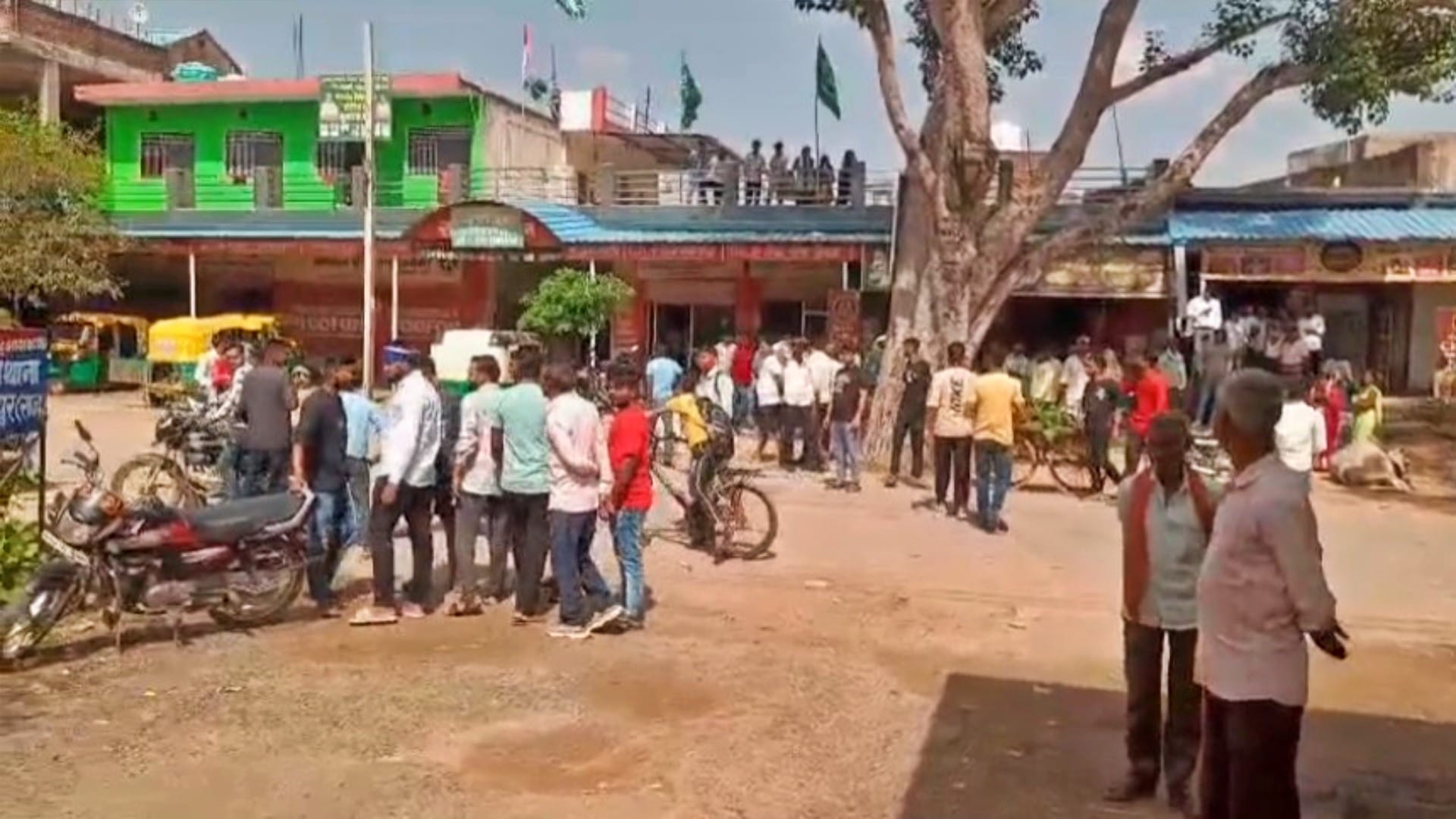 Dholpur Crime: Women-villagers scuffled with police, even tore their uniforms; they had come to rescue accused