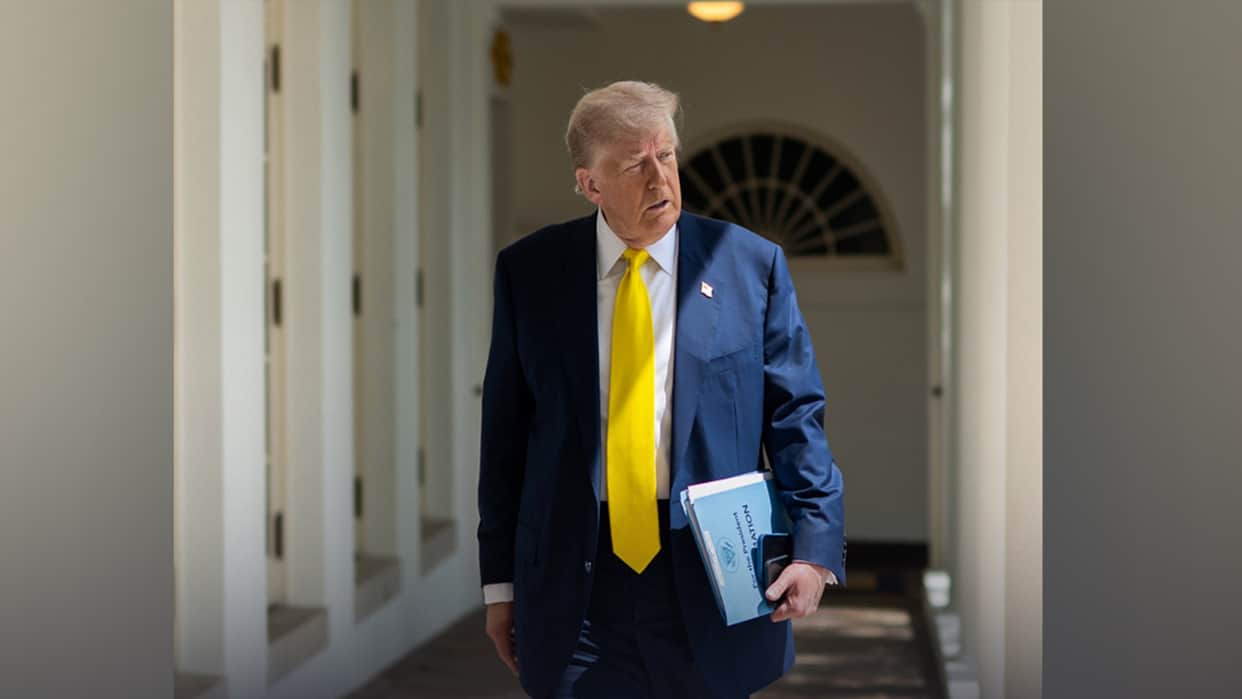 iran war donald Trump briefed on all-out war options but sticks with talks Report