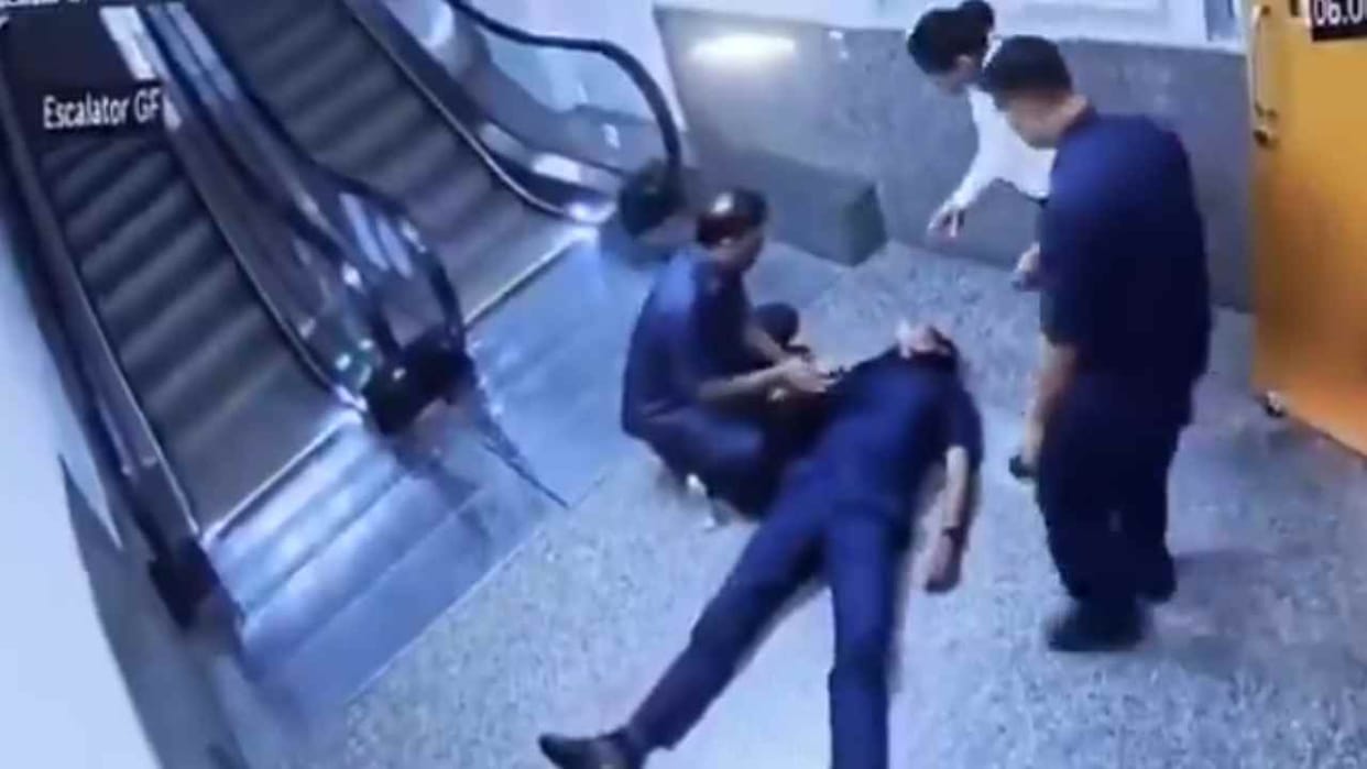 Delhi Police ASI suffers heart attack in court viral video