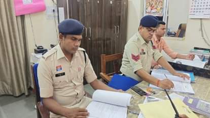Blue Dart APK scam Mobile hacked as file opened, Rs 1.91 lakh stolen from youth account in in Janjgir-Champa