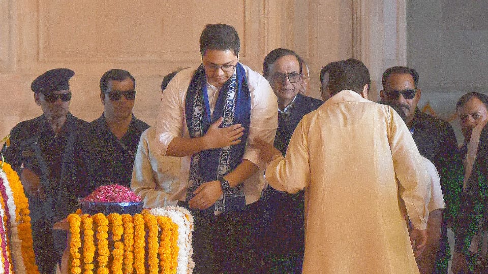 Mayawati elevates nephew Akash Anand; Akhilesh Yadav remains the target Nepotism in BSP rally