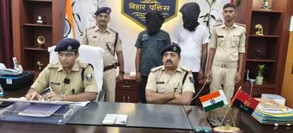 पुलिस की गिरफ्त में आरोपी