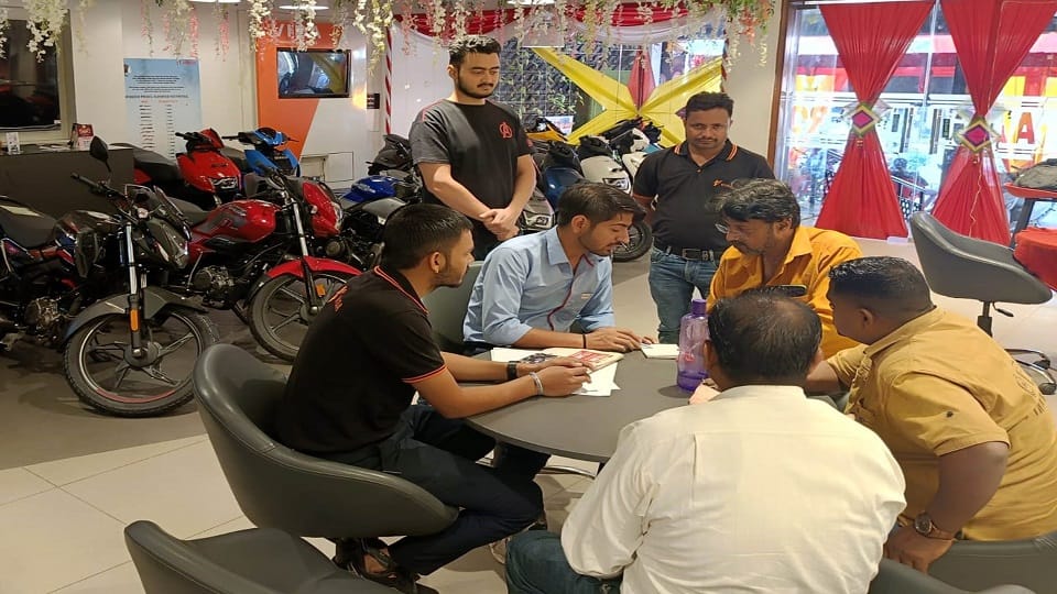Aligarh vehicle market in top gear
