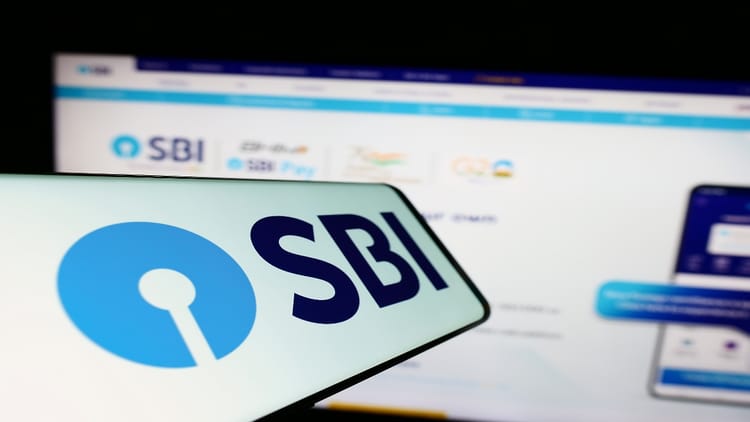 SBI: रुपये को ऐतिहासिक गिरावट से उबारने के लिए विदेशी मुद्रा भंडार का इस्तेमाल करे आरबीआई, रिपोर्ट में सुझाव