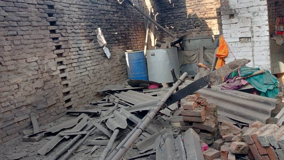 gas cylinder exploded with loud bang in Ambedkar Nagar sending debris flying 200 meters away