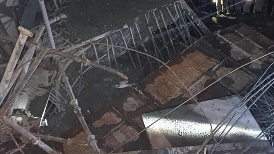 Tundla Railway Overbridge Collapse: Slab Falls During Construction