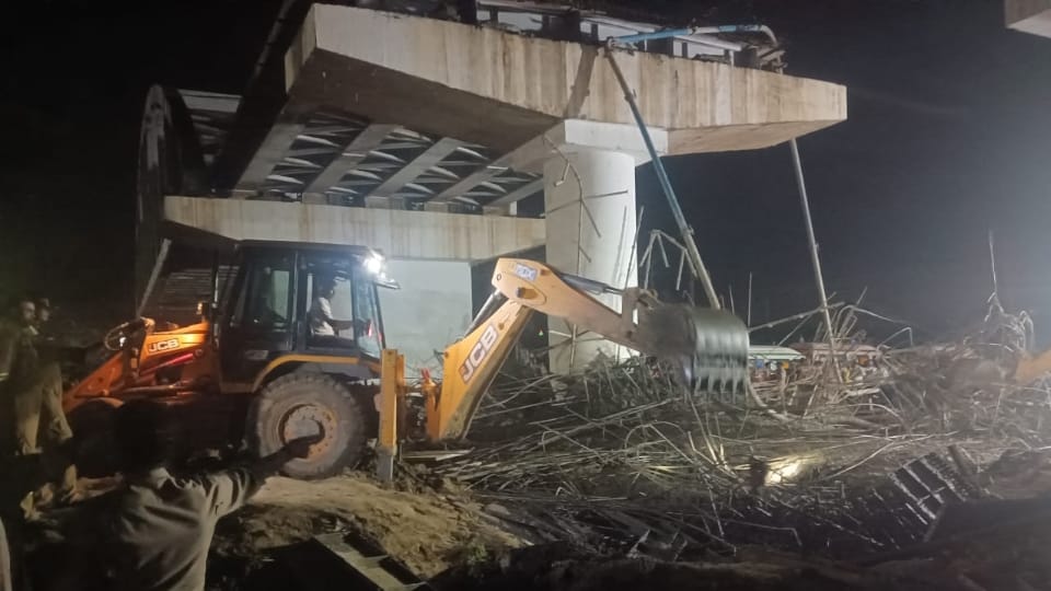 Tundla Railway Overbridge Collapse: Slab Falls During Construction
