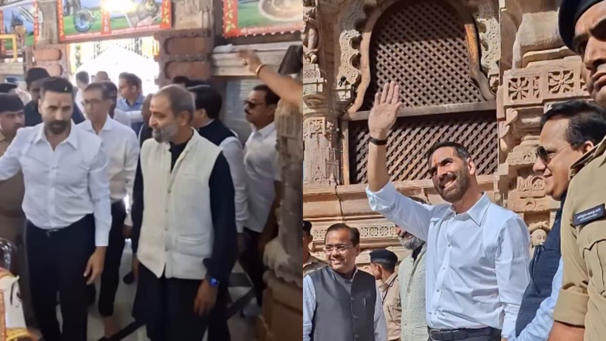 Akshay Kumar At Hatkeshwar Mandir In Vadnagar Before Filmfare Award