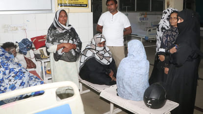 Kanpur: A middle-aged man's fingers were blown off in an explosion while making a bomb