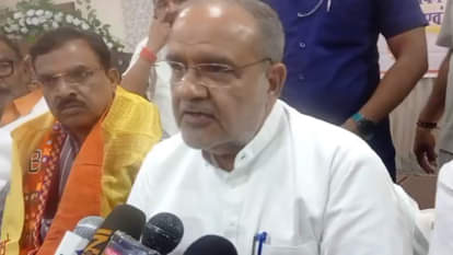 Ayodhya: MP Awadhesh Prasad says he received the invitation to hoist the flag because he is a Dalit; BJP react