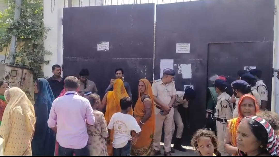Darbhanga: Suspicious death of a juvenile prisoner, protest by blocking the road