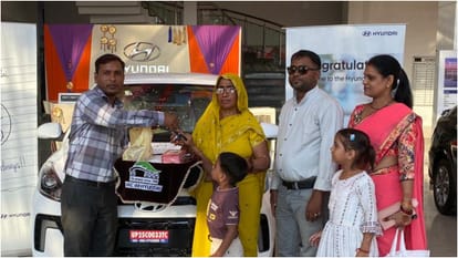 Women received scooters and cars as gifts on Karva Chauth in Bareilly