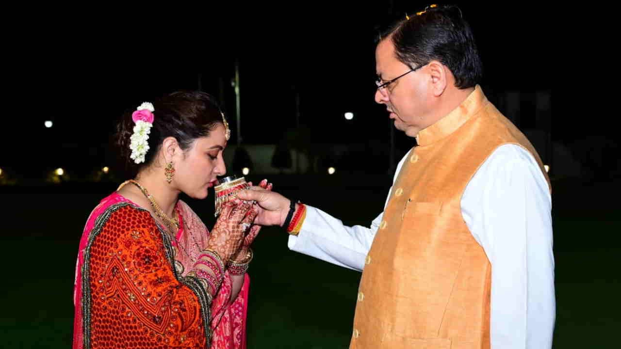 CM Dhami celebrated Karwa Chauth wife Geeta Dhami Other politicians also celebrated festival see pictures