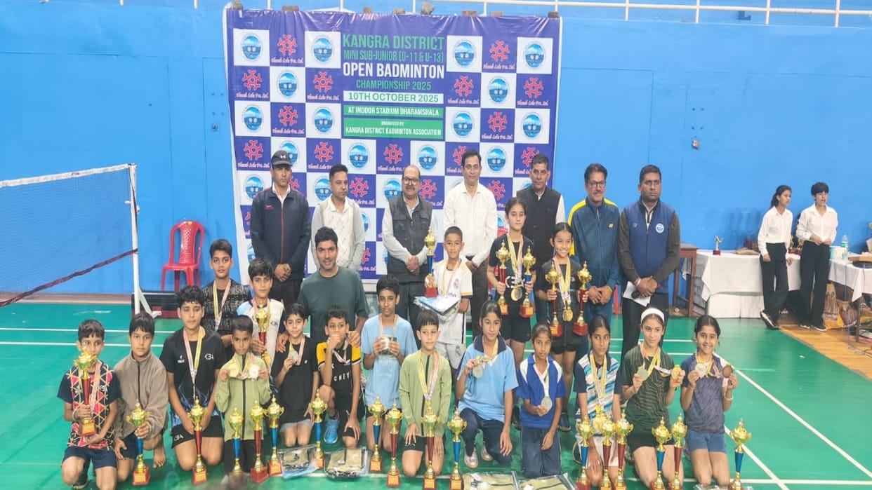 Dharamshala: Winning players honored in district level badminton competition