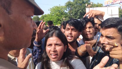 SP workers chased and beat ABVP workers: FIR against 200 people including former minister and former MLA