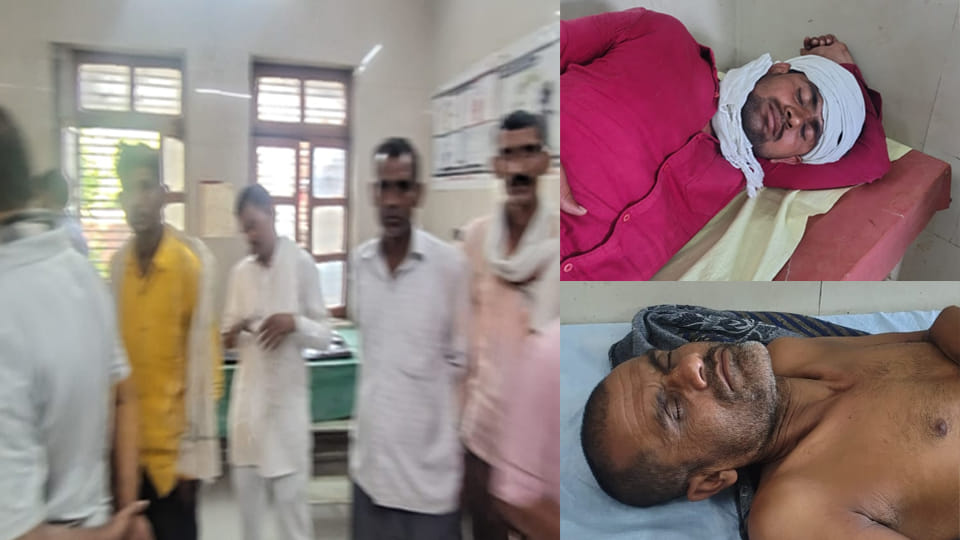 Mahoba: Policeman brandishes baton during fertilizer distribution, injuring four farmers