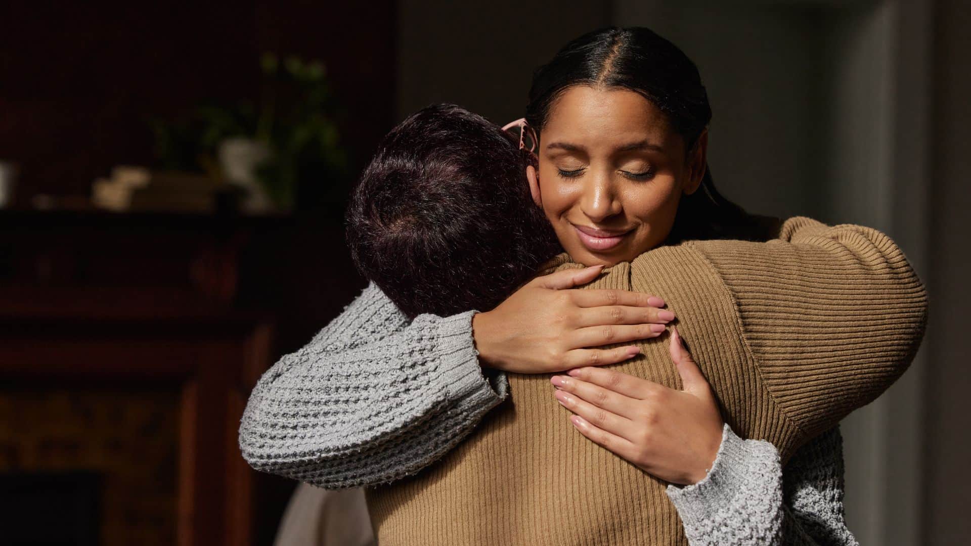 Health Tips: Hugging Releases This Hormone Creates a Feeling of Belonging