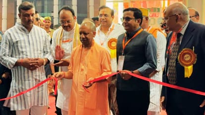 Inauguration of Carpet Fair CM cuts ribbon learns about business from entrepreneurs and traders