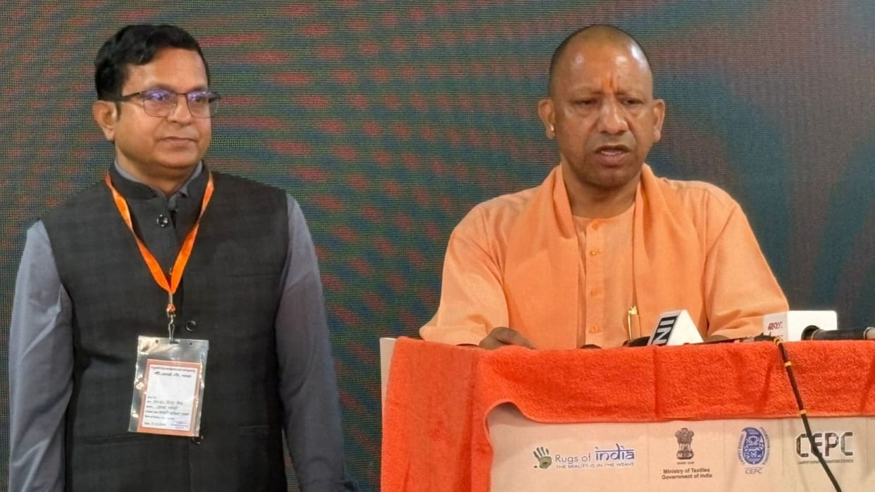 Inauguration of Carpet Fair CM cuts ribbon learns about business from entrepreneurs and traders