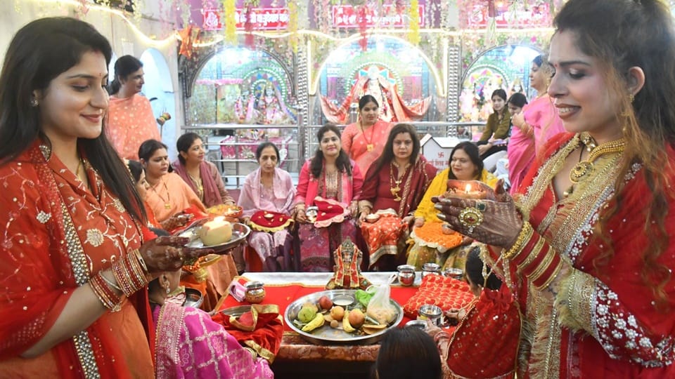 Karwa Chauth 2026 Date Puja Muhurat and Moonrise Time in hindi