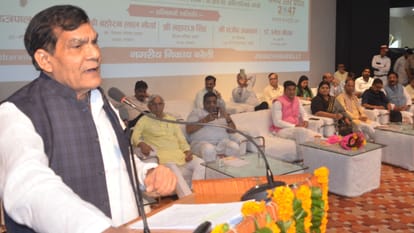 नगर विकास मंत्री एके शर्मा