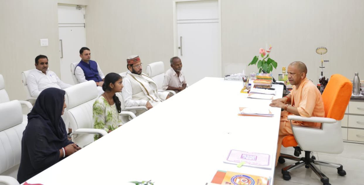 UP: Wife of Dalit Hari Om, who was killed in mob lynching, meets CM Yogi; police protection for wife and daugh