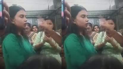 सीट के लिए लड़की ने छिड़क दिया मिर्ची वाला स्प्रे