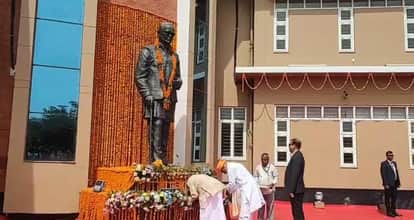 Bihar News: Vice President reached Sitabdiara the birthplace of Loknayak Jayaprakash Narayan