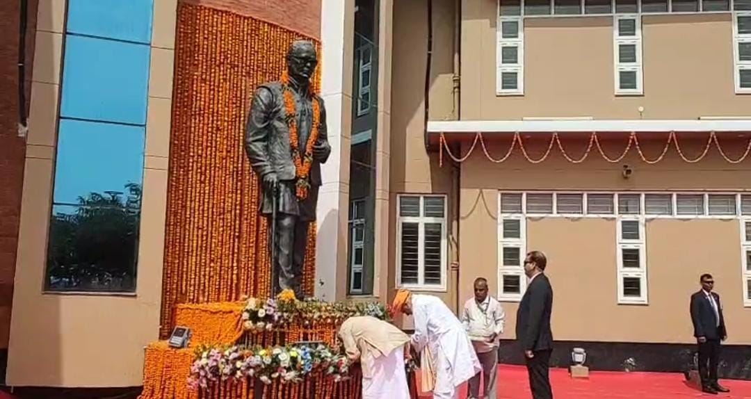 Bihar News: Vice President reached Sitabdiara the birthplace of Loknayak Jayaprakash Narayan