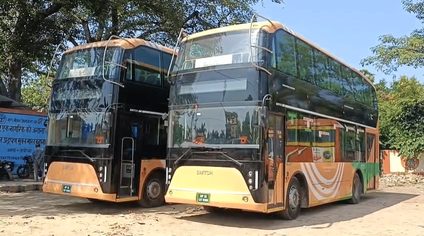 Double-decker bus service started from Lucknow to Ayodhya.