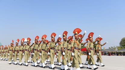 बीएसएफ पासिंग आउट परेड