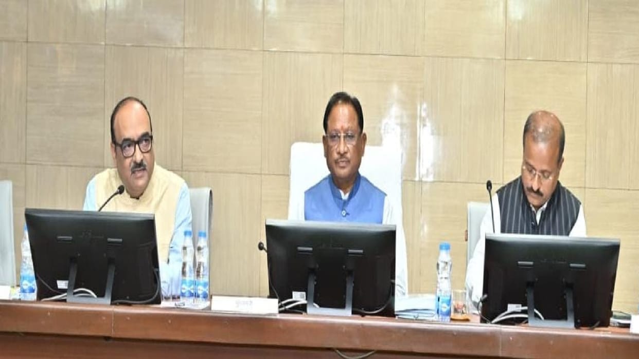 Working on holidays: CM Sai begins Collectors' Conference ahead of schedule, issues strict instructions in CG