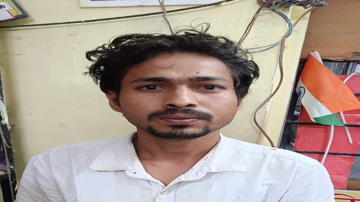 Bhingaraj Baghel, accused of killing a liquor shop guard, was arrested in Raipur.