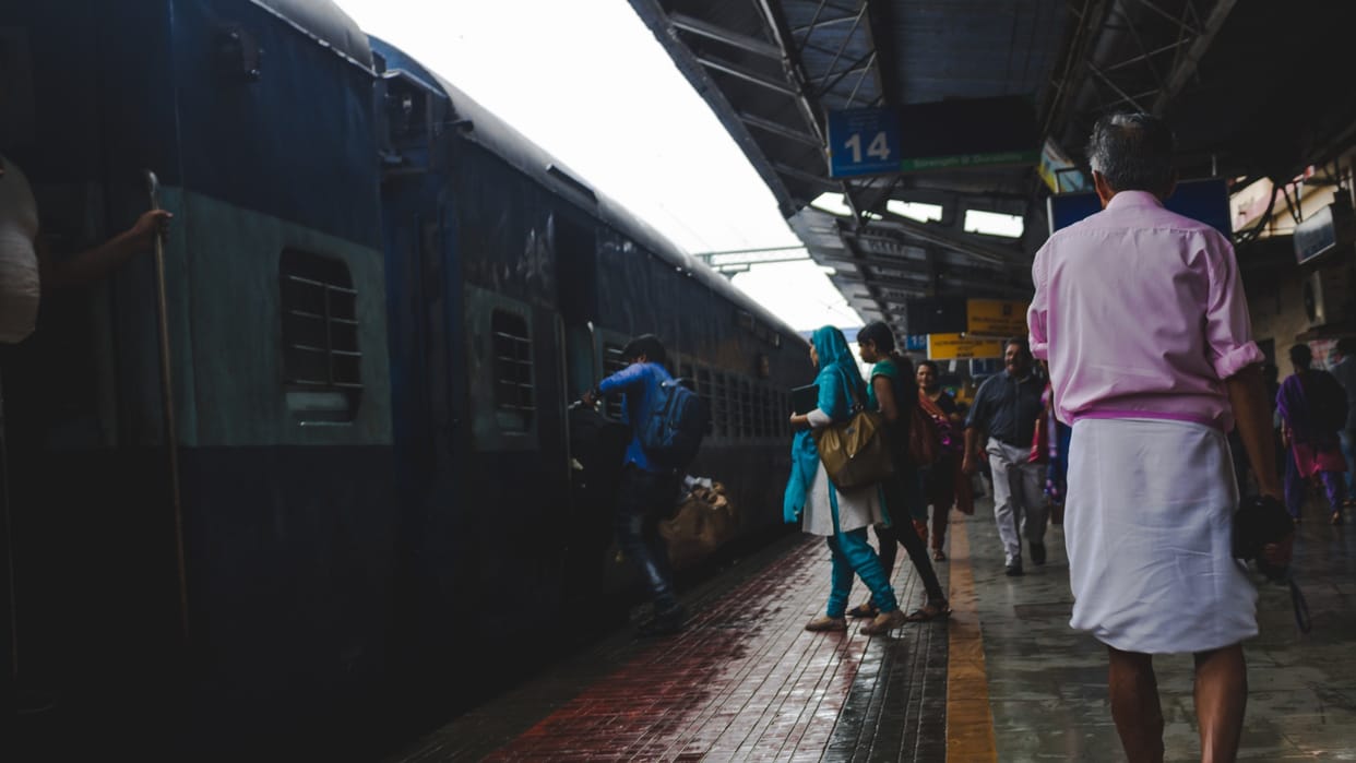 Stampede at Barddhaman Stationn west bengal several injured