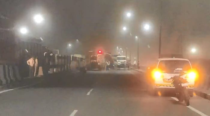 Kanpur Accident Tanker truck collision on Panki Highway flammable oil spilled on the road jammed for hours