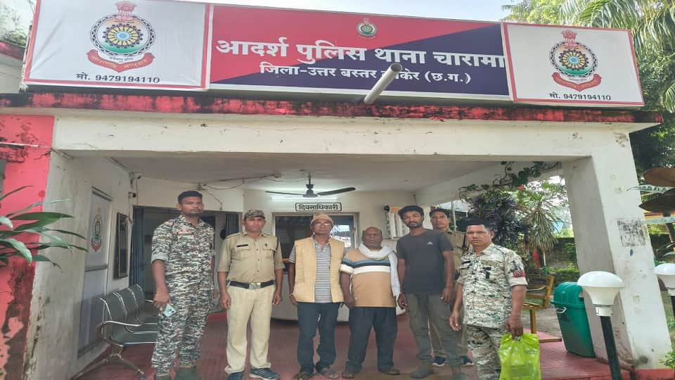 पुलिस की गिरफ्त में आरोपी