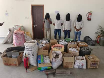 पुलिस ने एक घर से 392 किलो विस्फोटक बरामद किया