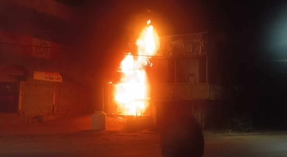 indore news diwali fire breaks out at 18 locations two factories gutted in massive blaze