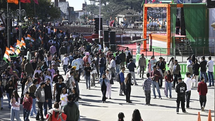 Himachal Tourism: दिवाली से पहले हिमाचल में पर्यटन कारोबार ने पकड़ी रफ्तार, एडवांस बुकिंग में भी बढ़ोतरी