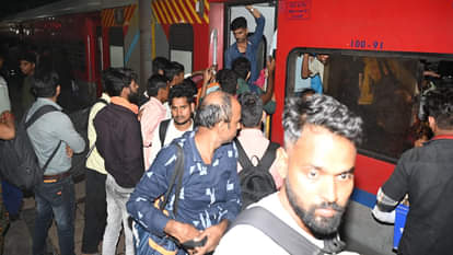 Kanpur Chhath festival ends people are returning trains on Delhi-Mumbai route are full RPF crowd control