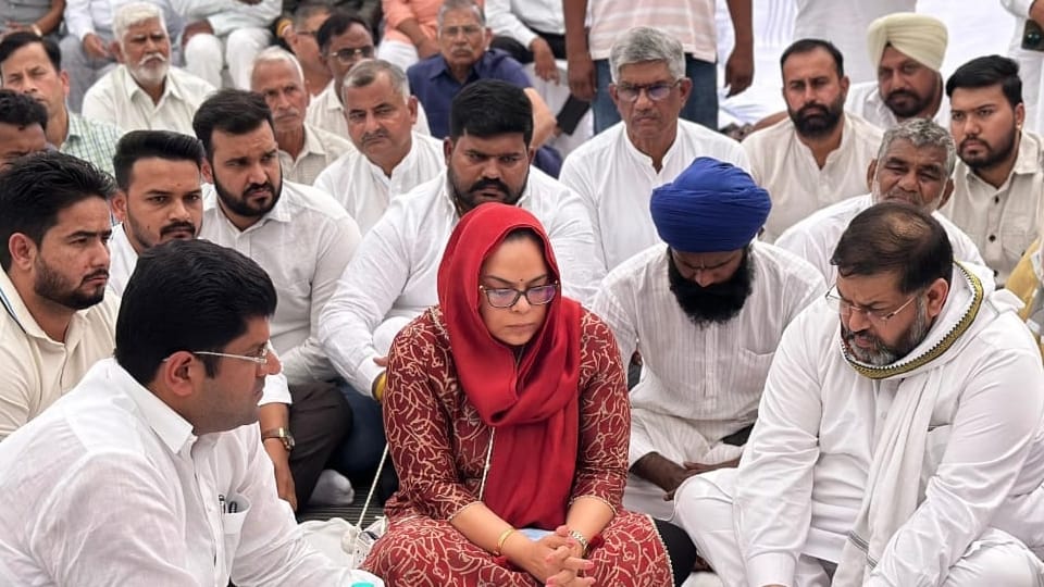 Amneet P Kumar IAS wife of ADGP Y Puran Kumar refuses to meet Haryana ministers see video