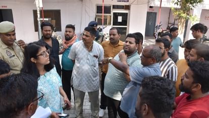 Aligarh Murder Case: Mother Killed Her Son Inside Crime Story Explained UP News in Hindi