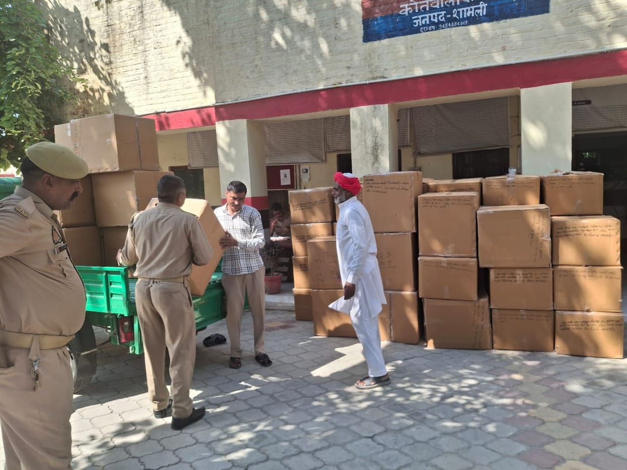 Kairana Police Raid: Huge Stock of Firecrackers Seized from Closed Factory and House, Two Arrested