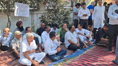 Chandigarh Councillor and residents staged road protest in Chandigarh
